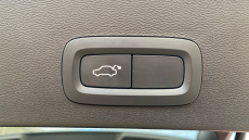 Volvo Xc40 2.0 B4P R DESIGN 5dr Auto Petrol Estate